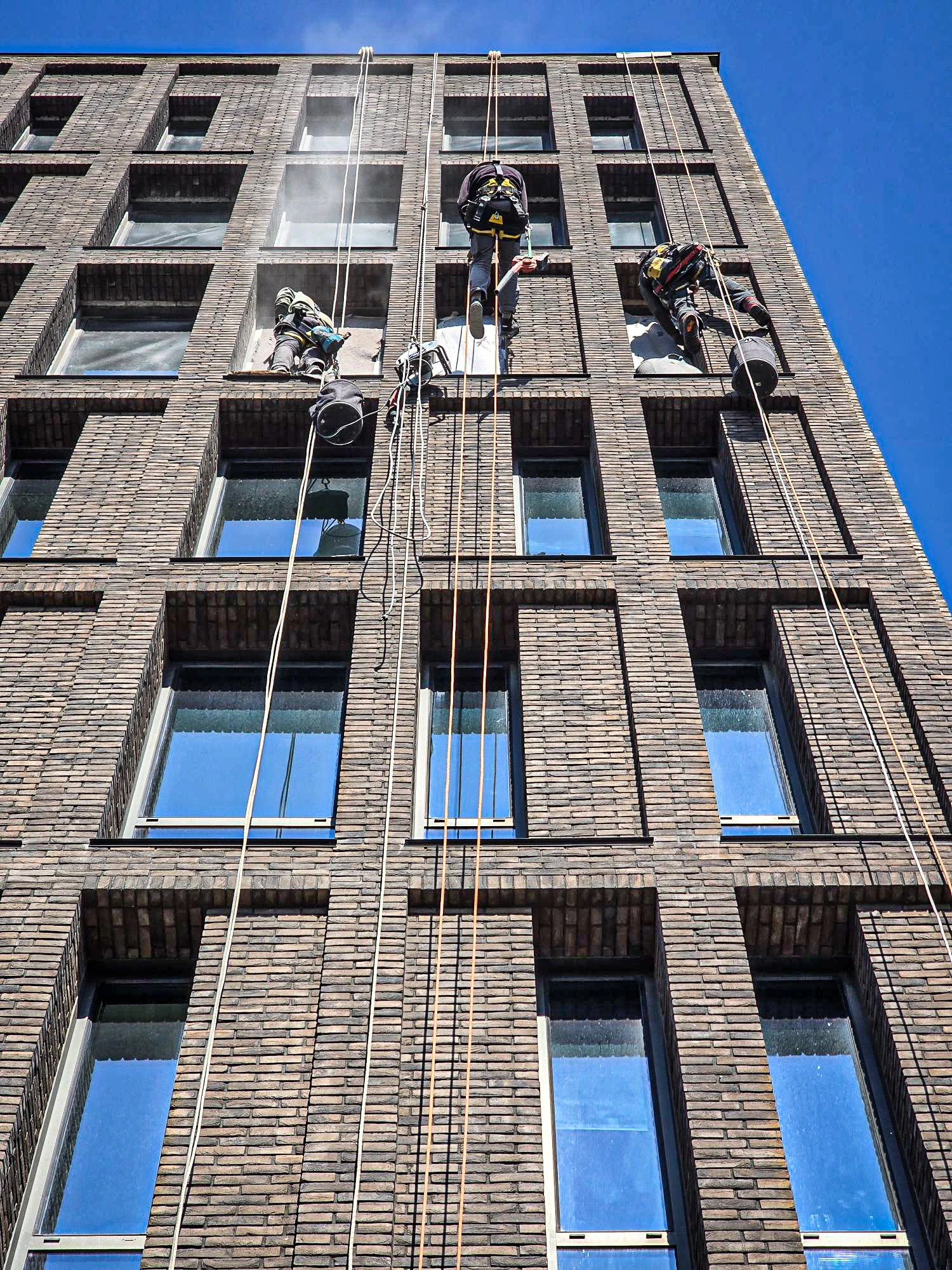 Intervention de cordistes MS Access pour découpe chirurgicale chez DSA AQUITAINE à Bordeaux (bâtiment) – 8